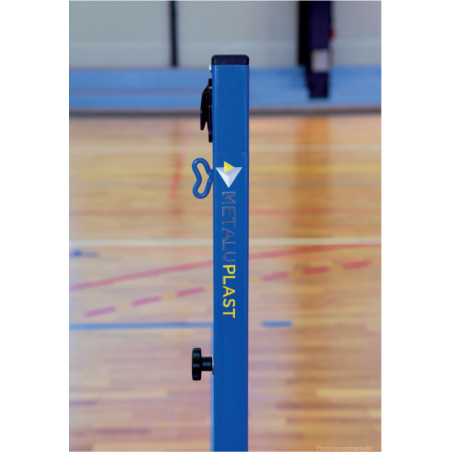 Poteaux de badminton réglables à sceller avec fourreaux Type 1 - Classe A et B