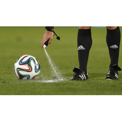 Spray arbitre coup franc