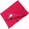 Serviette de bain personnalisée en broderie magenta