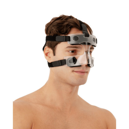 Casque de protection nasale