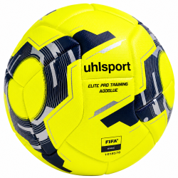 Ballon Uhlsport ELITE PRO TRAINING en situation sur terrain de football naturel 2