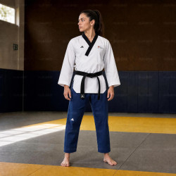 Dobok WT Poomsae Femme adidas certifié compétition | CLUB-SHOP.fr